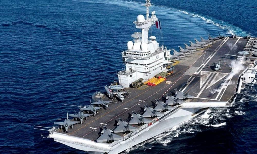 Ξένο ΜΜΕ: "Μονόδρομος για τη Γαλλία να ενισχύσει τις δυνάμεις της στη Μεσόγειο"